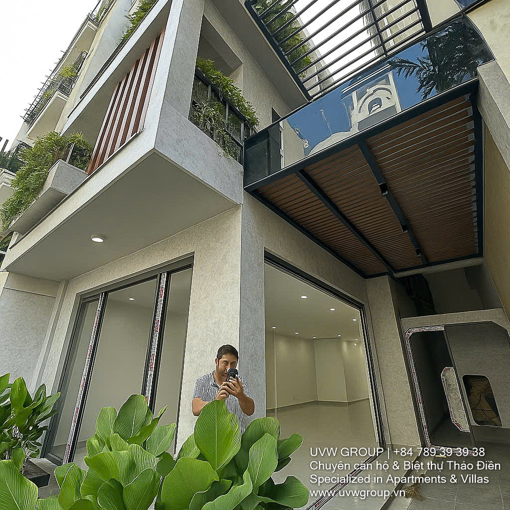 Modern unfurnished house for rent in Thao Dien, District 2 – 3 floors, large yard, ideal for office