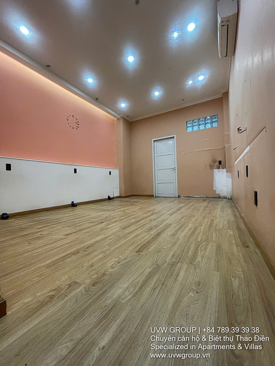 Commercial house for rent at 45 Quoc Huong Thao Dien, 5 bedrooms, wide sidewalk