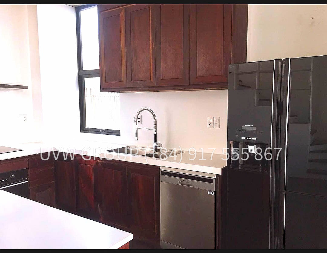 Cho thuê biệt thự An Phú Quận 2 | Hồ bơi trên sân thượng | 4 phòng ngủ | 300m² | 5.500 đô la/tháng đã bao gồm VAT 14