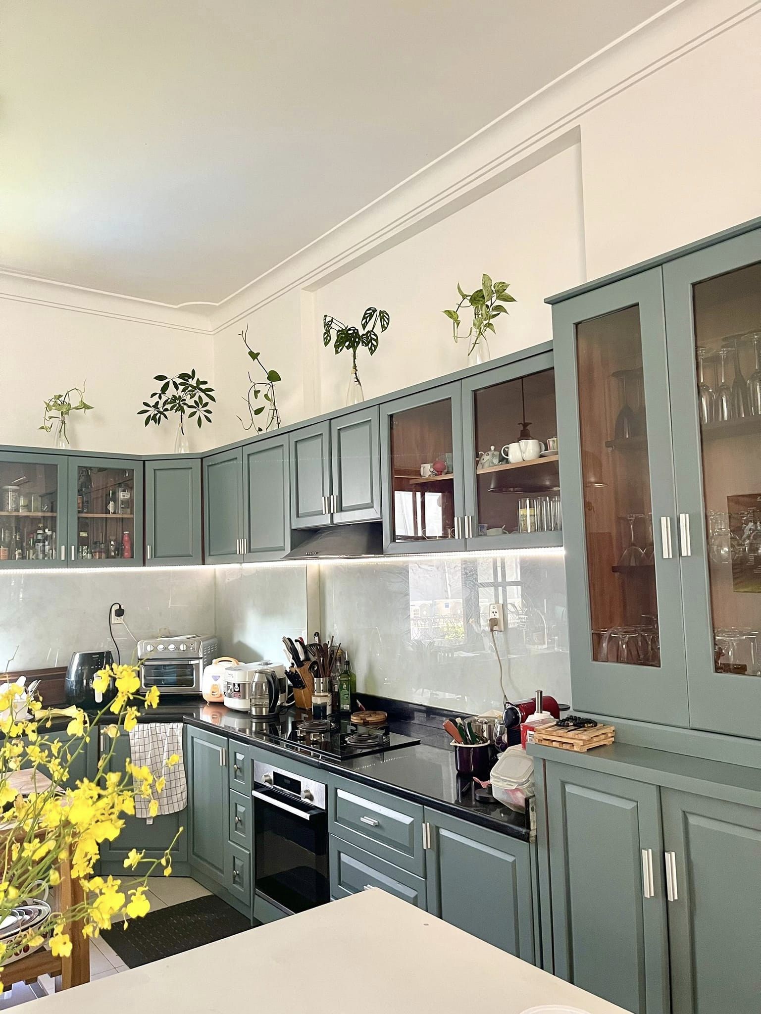 Cho thuê biệt thự Thảo Điền, Quận 2, chưa nội thất | 350m² | 4 phòng ngủ | Hồ bơi riêng | $3,500/tháng 12
