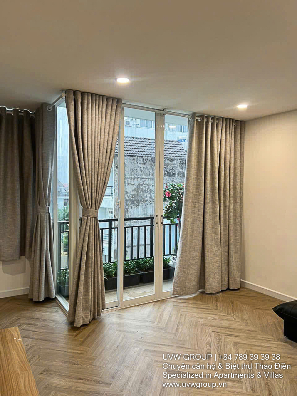 Bán Nhà Giá Rẻ Tại Quốc Hương – Thảo Điền | 7 Phòng Ngủ | $580,000 | Thu Nhập Cho Thuê 14