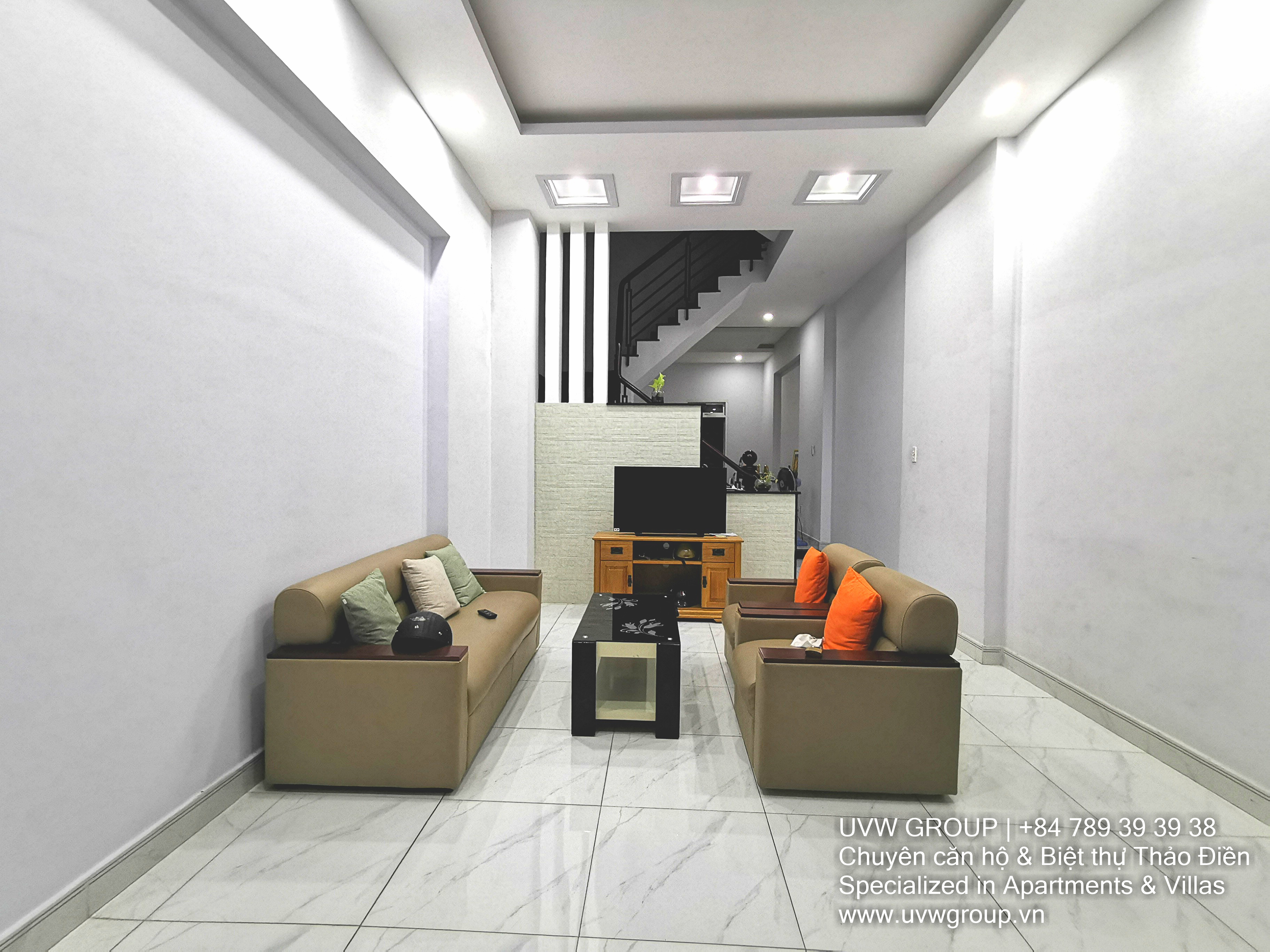 Nhà hiện đại cho thuê tại Thảo Điền | 80m² | 2 tầng | Tầng thượng | $1,000 2