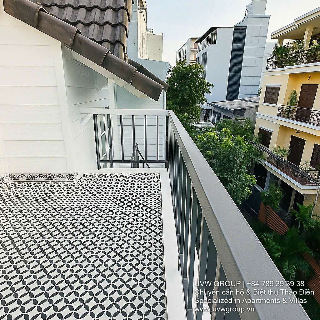 4-bedroom house for rent in Thao Dien with garden and workroom