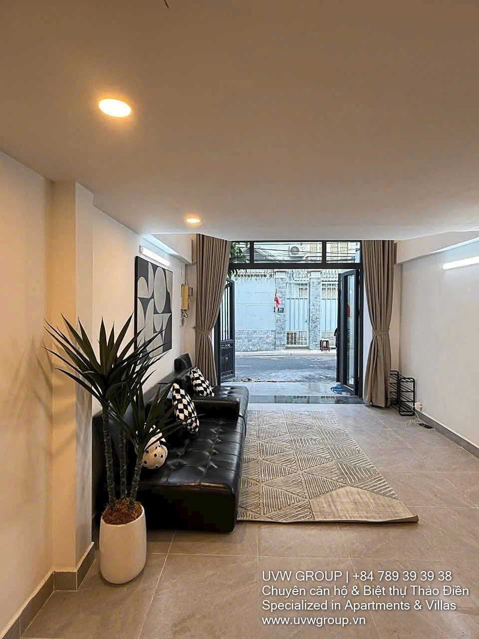 4-bedroom modern house for rent in Thao Dien with mezzanine and 5 bathrooms